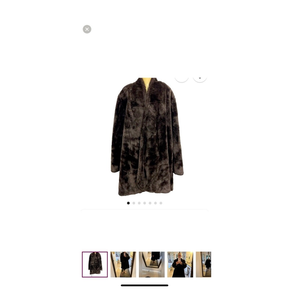 Faux Fur‎ Coat By J Percy Marvin Richards Very Oversized. Model Is A Size Large.